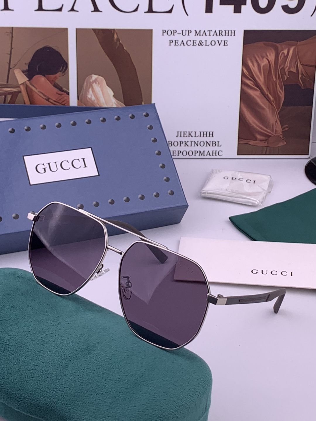 Gucci 。  高品质男女款墨镜   👍 进口宝丽来偏光镜片  。蛤蟆镜 开车钓鱼都可 。百搭显瘦墨镜