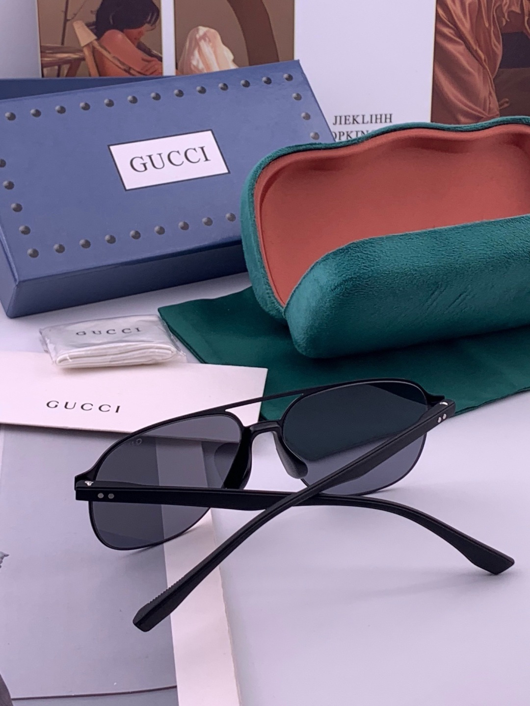 GUCCI 男款炫彩飞行员偏光太阳镜 ❤️材质：高清尼龙加厚卡槽高清偏光镜片 🌹无边框镜架💕颜👍型号：G