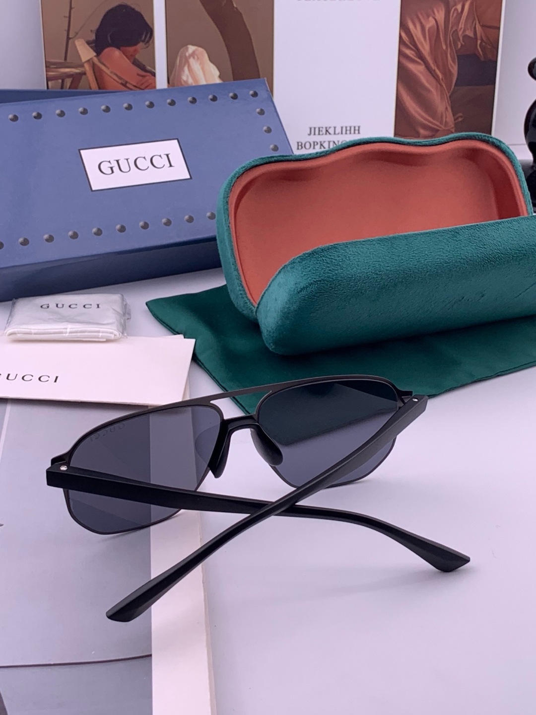 GUCCI 男款炫彩飞行员偏光太阳镜 ❤️材质：高清尼龙加厚卡槽高清偏光镜片 🌹无边框镜架💕颜👍型号：G