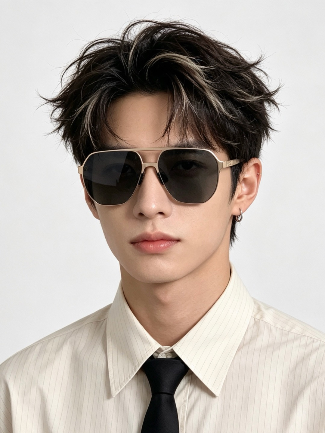 GUCCI 男款炫彩飞行员偏光太阳镜 ❤️材质：高清尼龙加厚卡槽高清偏光镜片 🌹无边框镜架💕颜👍型号：G