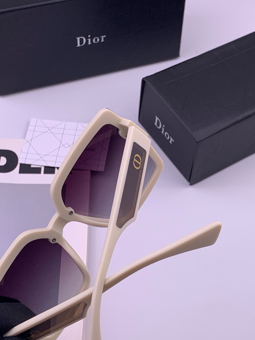 🔺 【DIOR-迪奥】开春新款 潮流爆款 时尚方框偏光太阳镜 高品质 佩戴舒适 网红潮款墨镜 女士高清偏