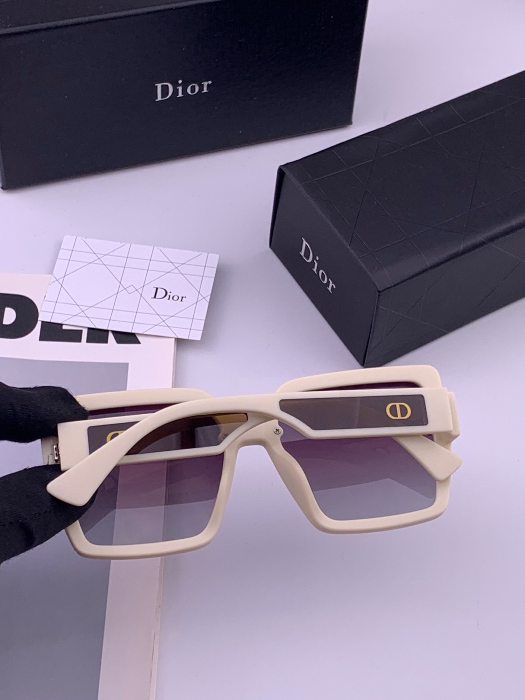🔺 【DIOR-迪奥】开春新款 潮流爆款 时尚方框偏光太阳镜 高品质 佩戴舒适 网红潮款墨镜 女士高清偏