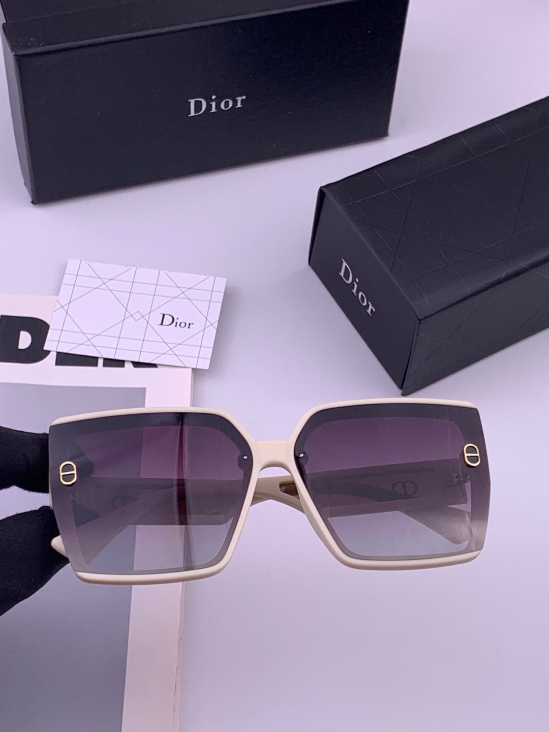 🔺 【DIOR-迪奥】开春新款 潮流爆款 时尚方框偏光太阳镜 高品质 佩戴舒适 网红潮款墨镜 女士高清偏
