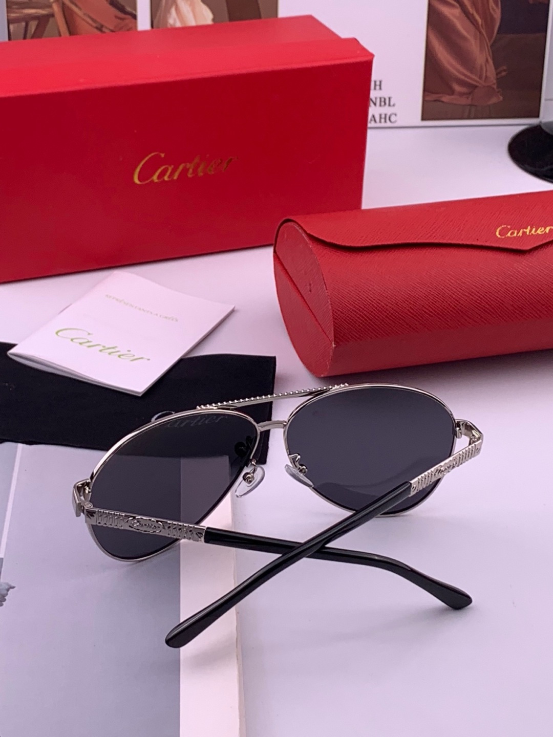 【Cartier  卡地亚】 👑男女款偏光墨镜  双色烤漆工艺  进口宝丽来偏光镜片   顶级做工彰显非