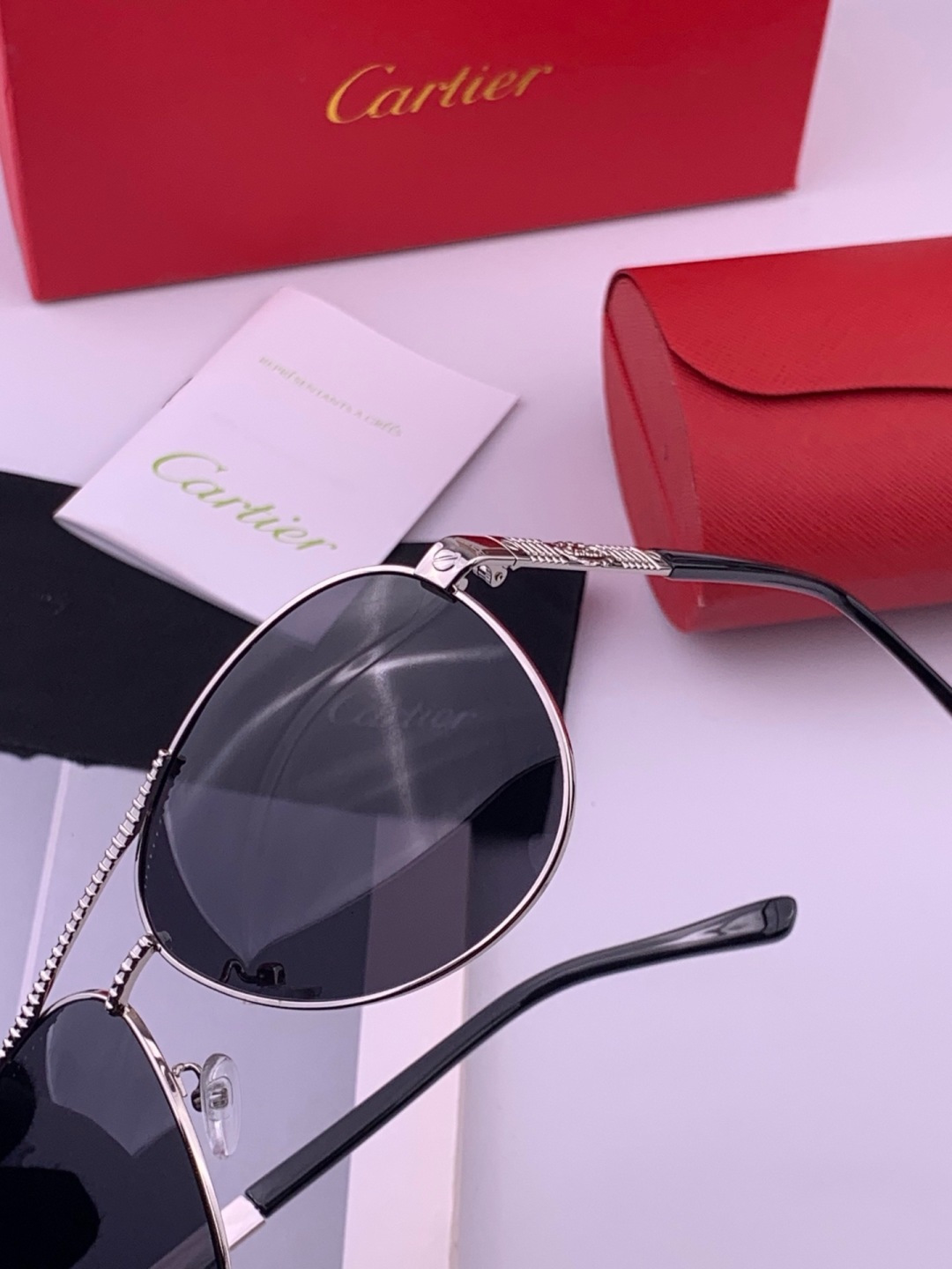 【Cartier  卡地亚】 👑男女款偏光墨镜  双色烤漆工艺  进口宝丽来偏光镜片   顶级做工彰显非