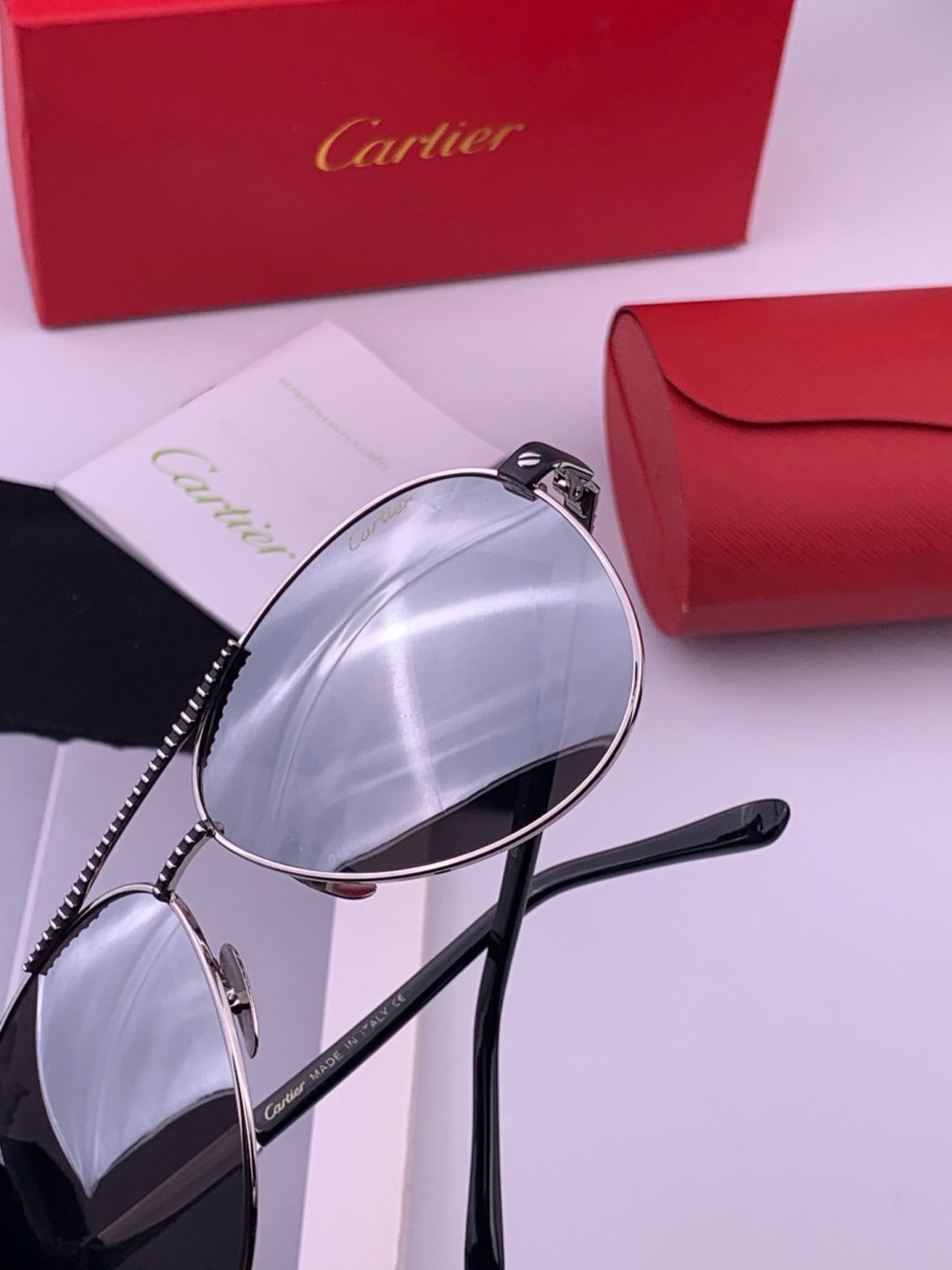 【Cartier  卡地亚】 👑男女款偏光墨镜  双色烤漆工艺  进口宝丽来偏光镜片   顶级做工彰显非