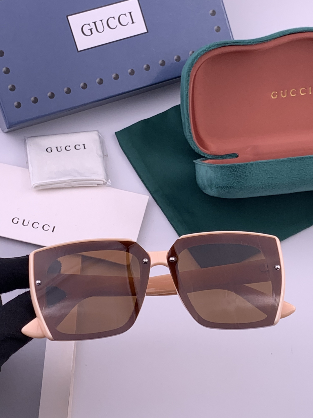 🔺 【GUCCI】开春新款 潮流爆款 时尚方框太阳镜 高品质 佩戴舒适 网红潮款墨镜 型号：G9600