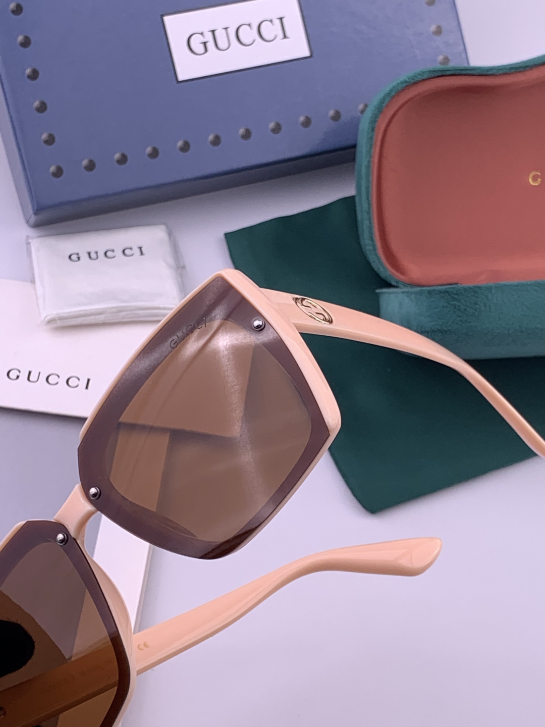 🔺 【GUCCI】开春新款 潮流爆款 时尚方框太阳镜 高品质 佩戴舒适 网红潮款墨镜 型号：G9600