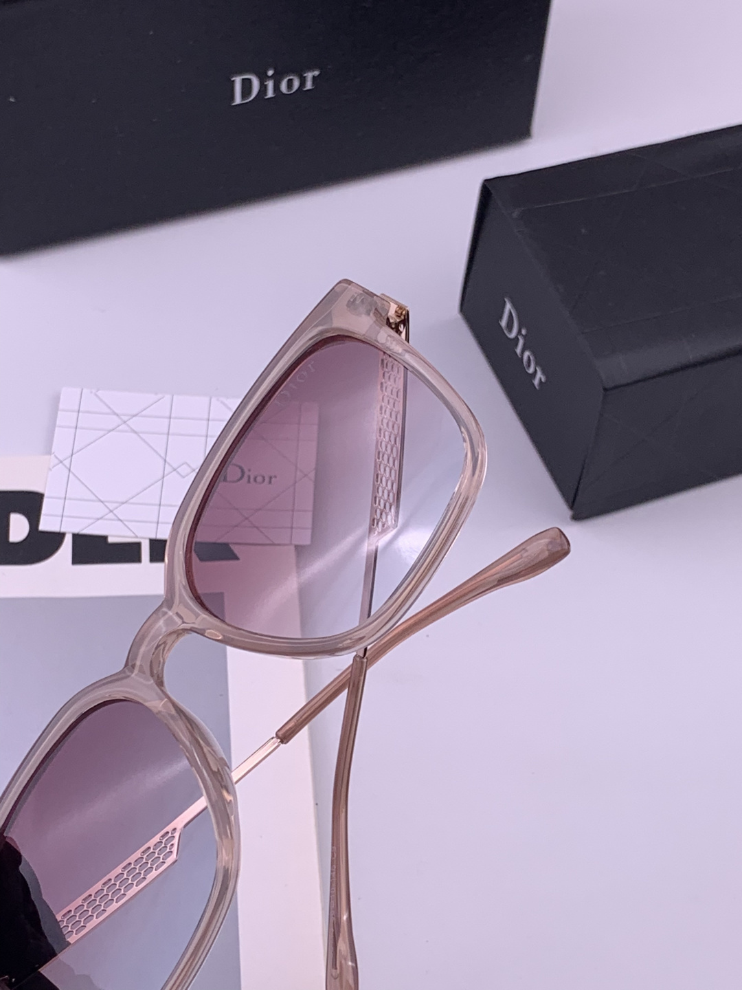 🔺 【DIOR】开春新款 潮流爆款 时尚方框偏光太阳镜 高品质 佩戴舒适 网红潮款墨镜 女士高清偏光太阳
