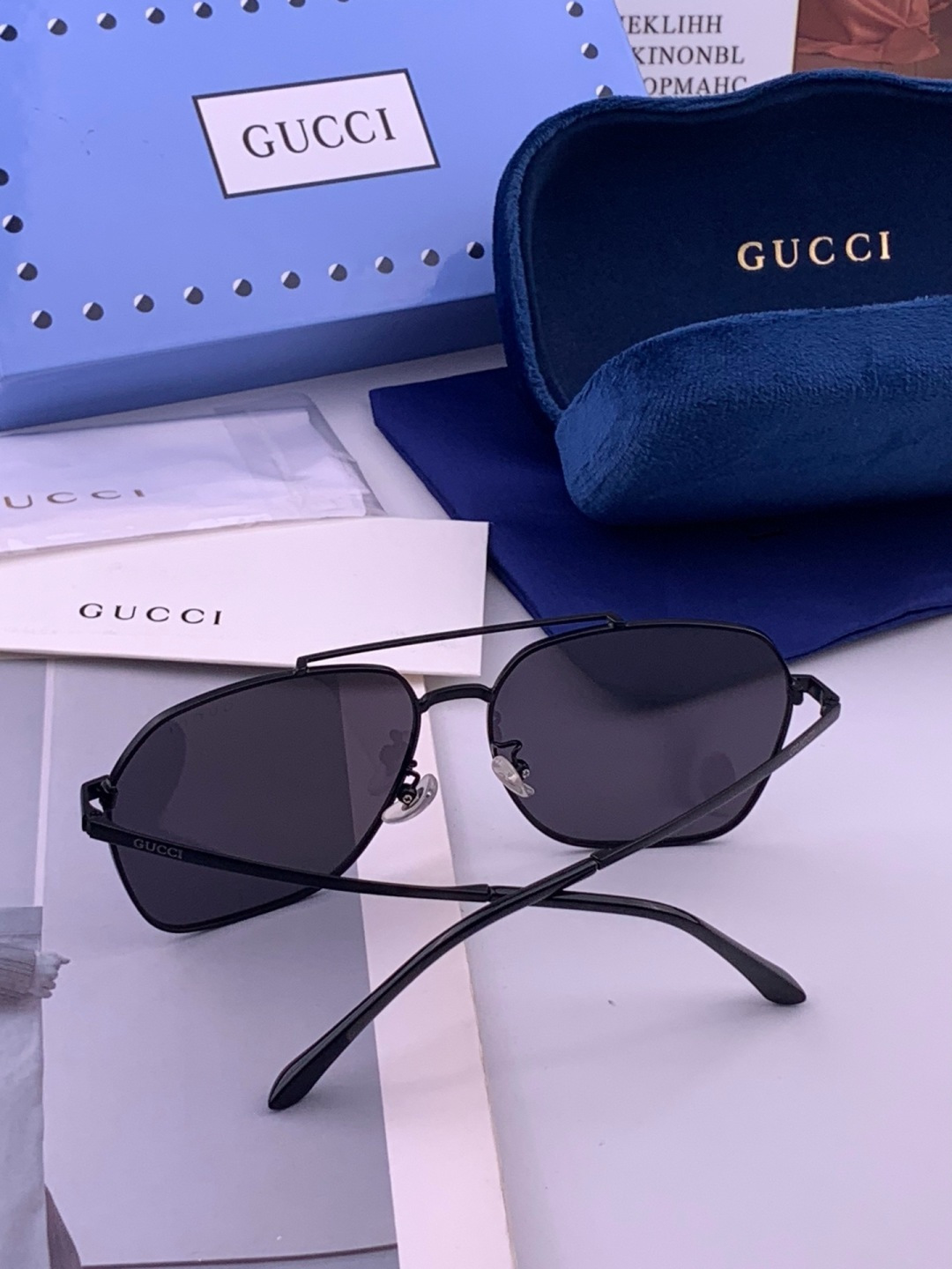 Gucci 。  高品质男女款墨镜   👍 进口宝丽来偏光镜片  。蛤蟆镜 开车钓鱼都可 。百搭显瘦墨镜