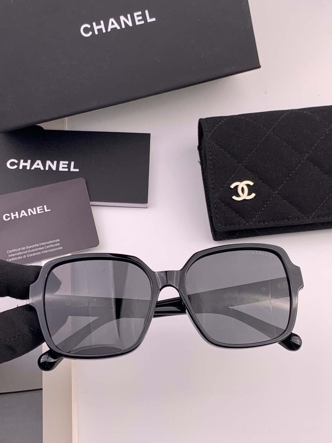 【CHANEL】香奈儿 新款潮流爆款 时尚方框太阳镜 佩戴舒适 网红潮款墨镜  女士高清加厚偏光太阳镜🕶