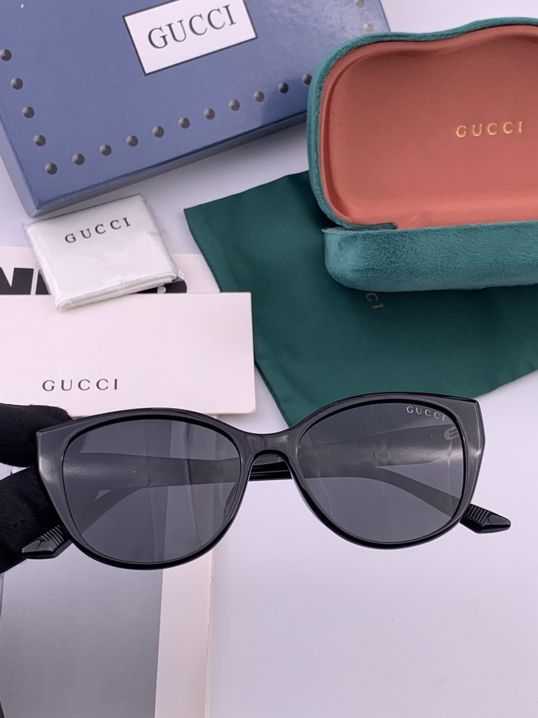 GUCCI  新款偏光太眼镜，情侣款时尚方框太阳镜佩戴舒适网红潮流款墨镜，大气女人范儿，大脸小脸都好看 