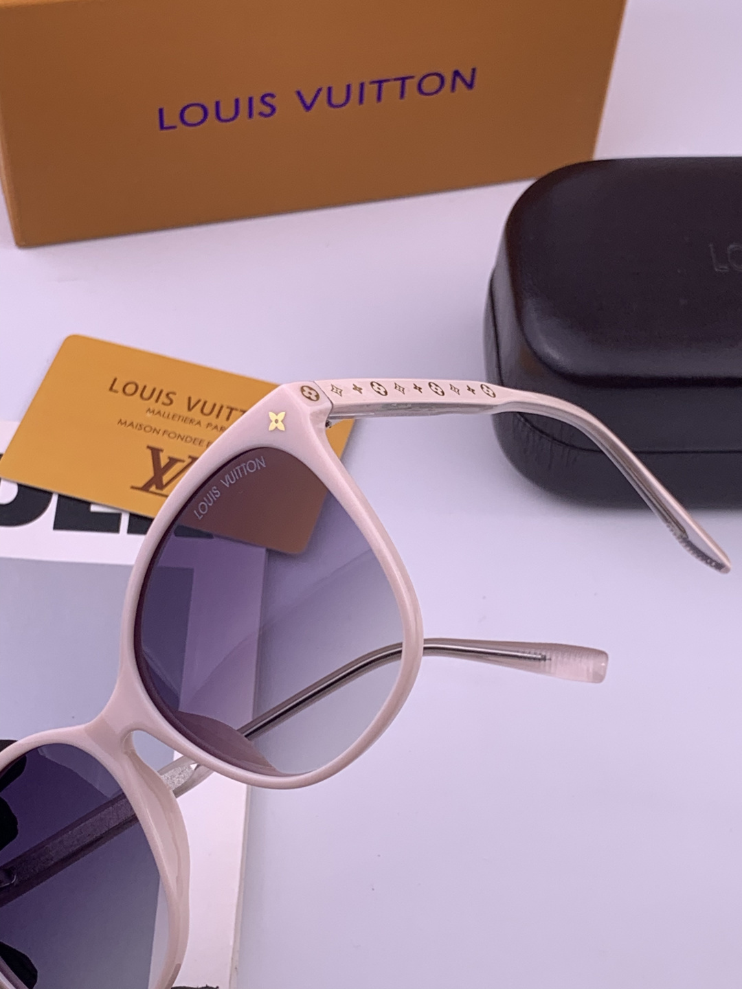 LV 太阳镜潮品官网模特同款 [玫瑰][玫瑰]四叶草🍀精致个性设计简约时尚 高品质值得拥有绝对潮爆整个夏