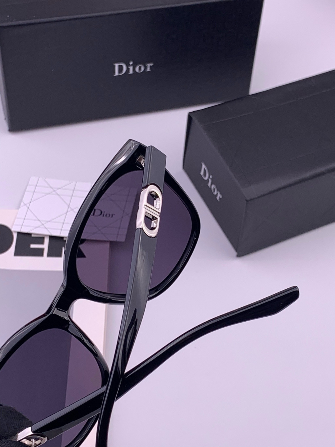 【DIOR】新款潮流爆款 时尚方框太阳镜 佩戴舒适 网红潮款墨镜  女士高清加厚偏光太阳镜🕶️ 🎉高品质