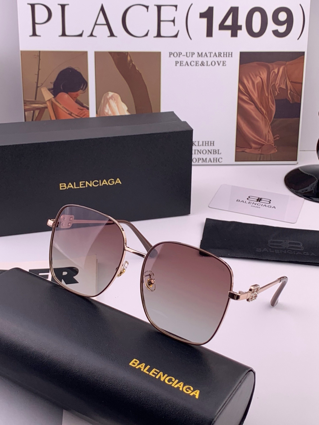 BALENCIAGA巴黎世家 春夏新款太阳镜 镜腿金属双B字母logo设计让人一眼爱上 超级百搭造型‼️