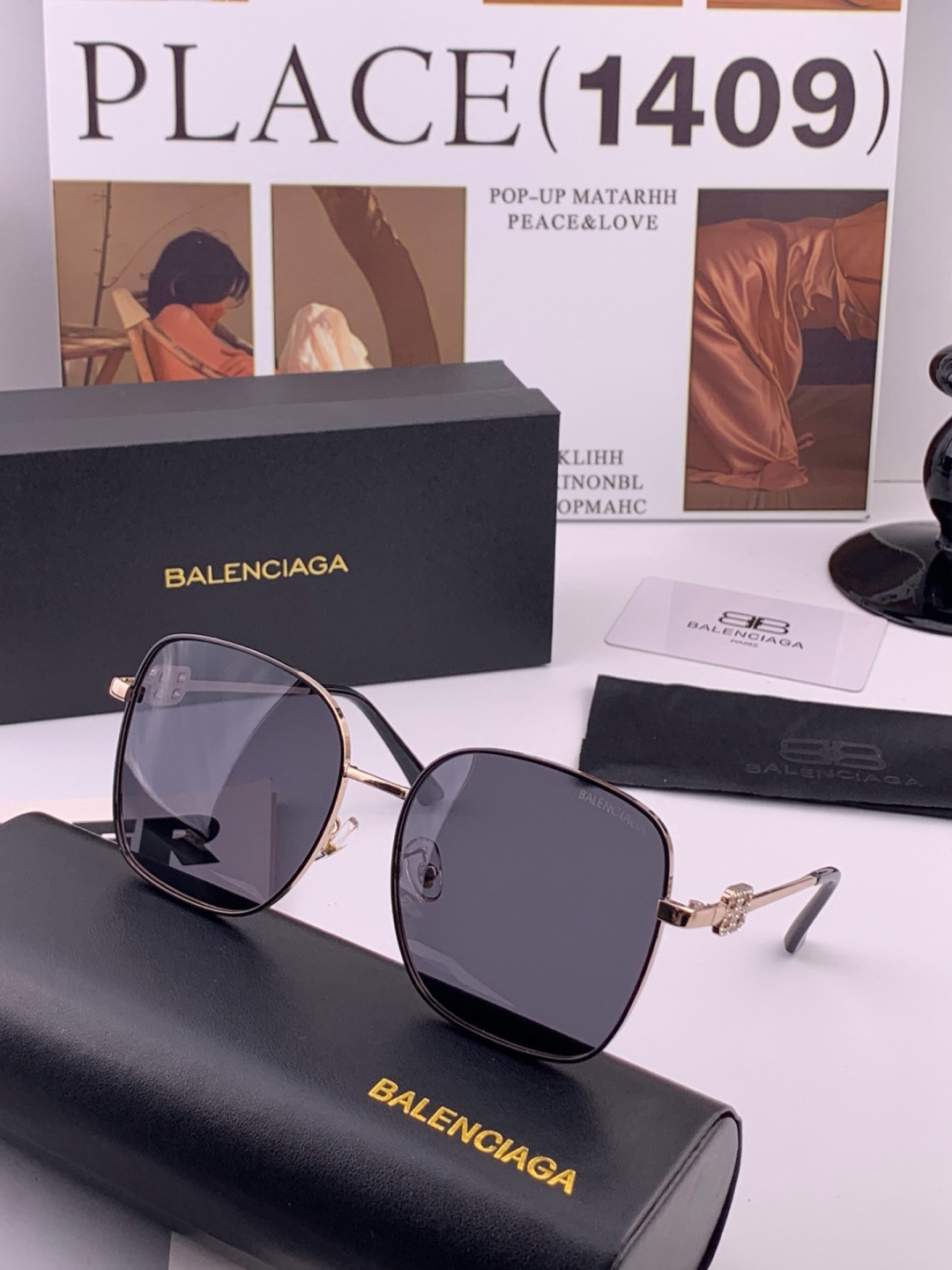 BALENCIAGA巴黎世家 春夏新款太阳镜 镜腿金属双B字母logo设计让人一眼爱上 超级百搭造型‼️