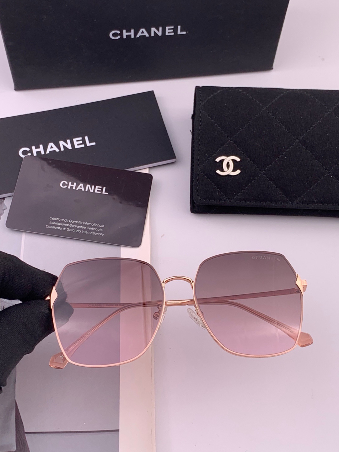 【CHANEL】香奈儿  新款尼龙偏光太眼镜，无框钻石 切边更有质感，大气女人范儿，大脸小脸都好看 ！型