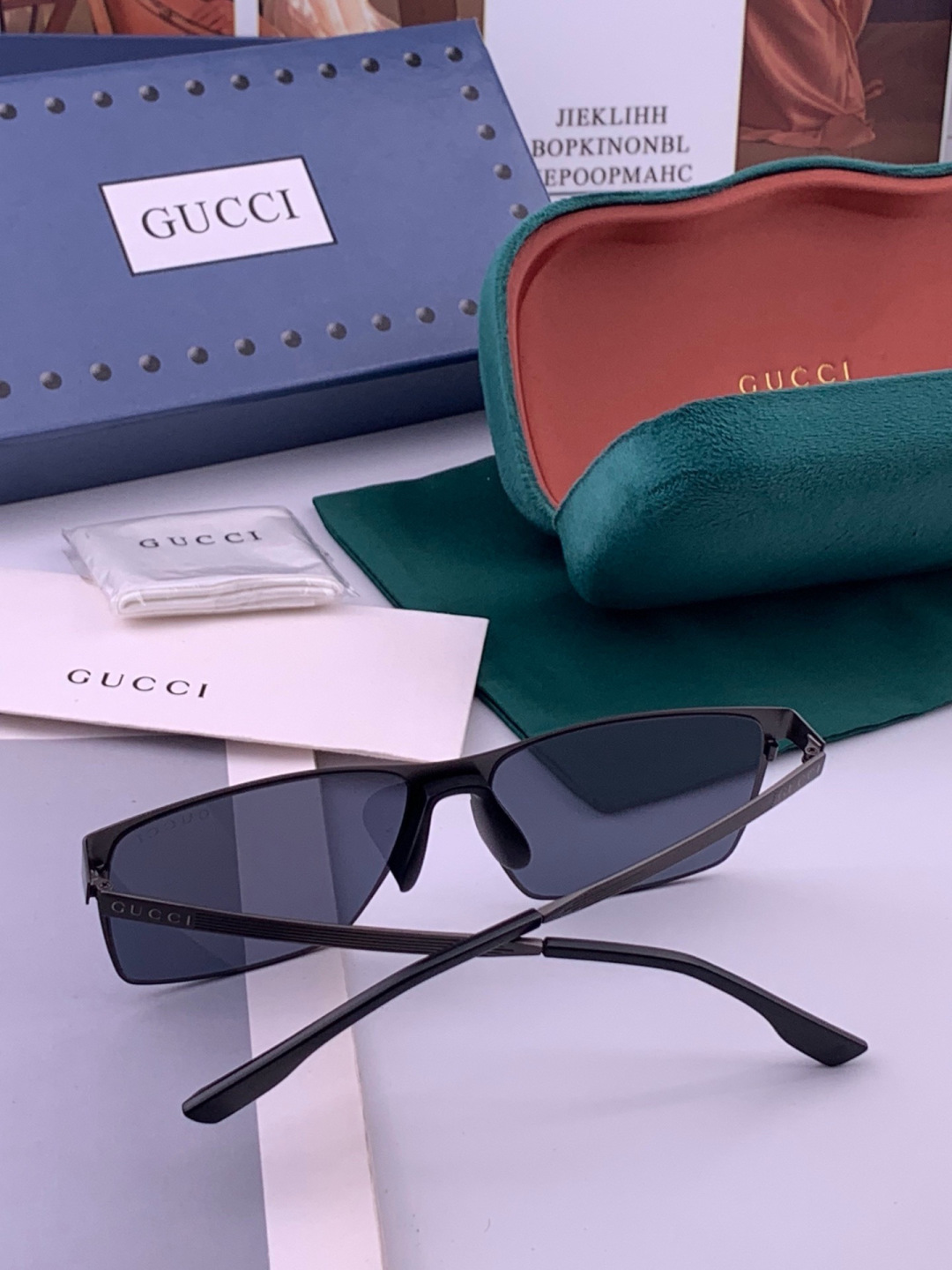 GUCCI 男款炫彩飞行员偏光太阳镜 ❤️材质：高清尼龙加厚卡槽高清偏光镜片 🌹无边框镜架💕颜👍型号：G