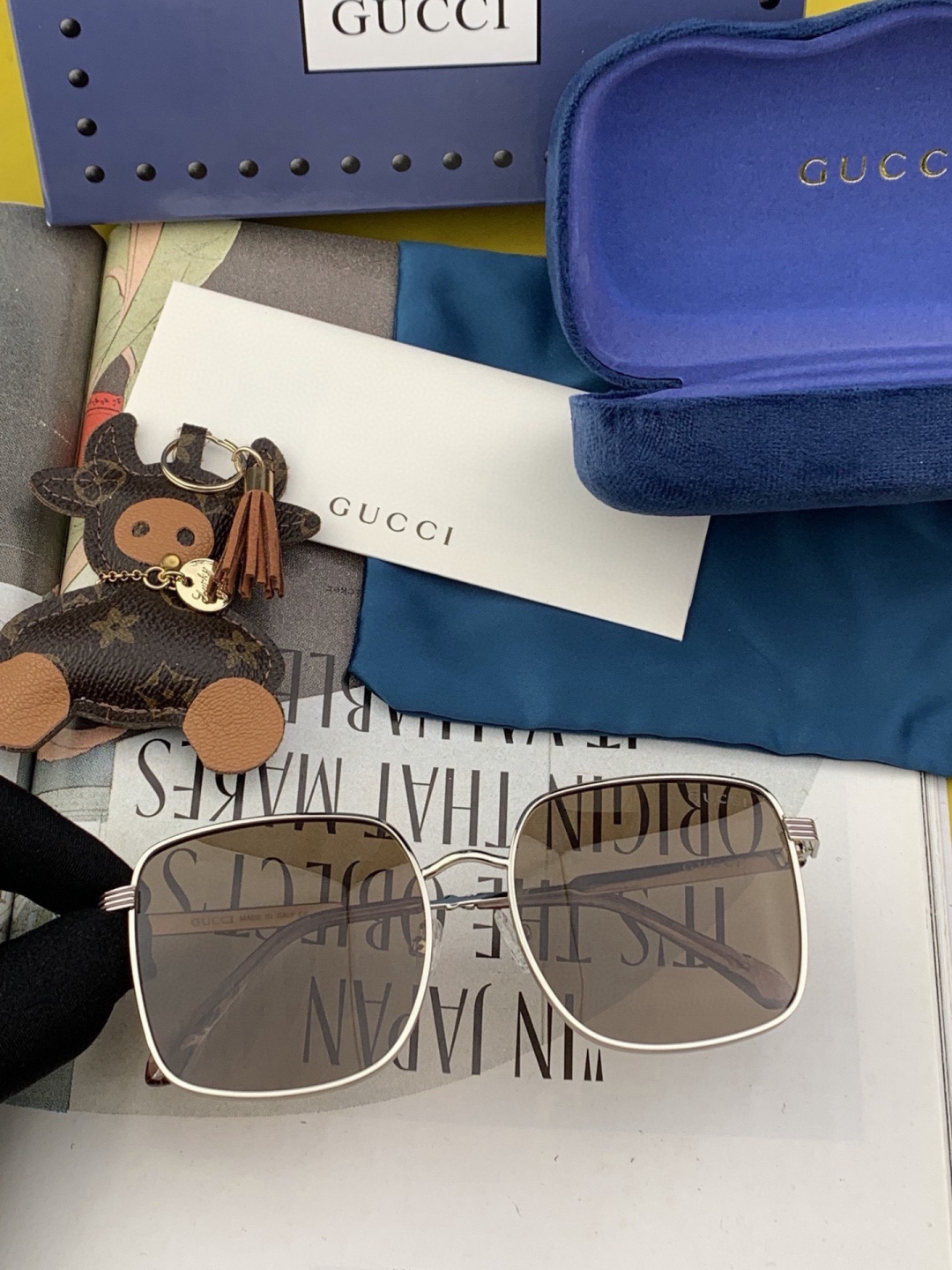 GUCCI 开春新款 最新款方框太阳镜 各路网红纷纷带起气场满分‼️ 俏皮甜美.上脸效果更佳.金属质感超