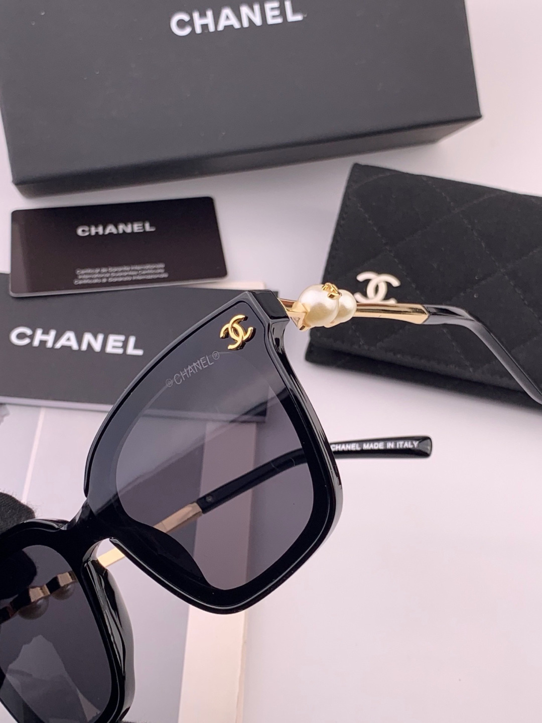 🔺CHANEL🔻官方早春新款，众多明星同款[色]香奈儿‼️‼️新款大框墨镜 ，🌈🌈宝丽来超清太阳镜🔝🔝型