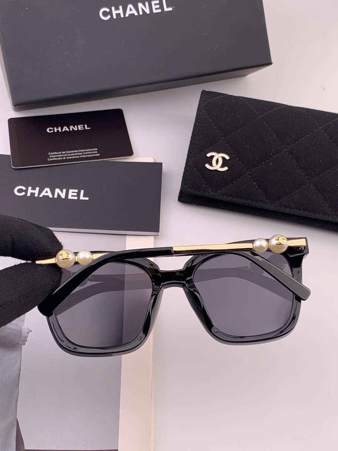 🔺CHANEL🔻官方早春新款，众多明星同款[色]香奈儿‼️‼️新款大框墨镜 ，🌈🌈宝丽来超清太阳镜🔝🔝型