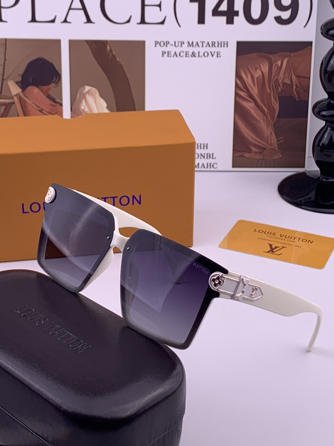 LV 开春新款  潮流爆款 时尚连体方框太阳镜 高品质 佩戴舒适 网红潮款墨镜 型号L83018