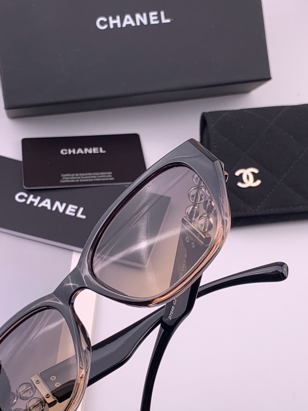 🔺CHANEL🔻官方早春新款，众多明星同款[色]香奈儿‼️‼️新款偏光墨镜 ，🌈🌈宝丽来超清偏光太阳镜🔝