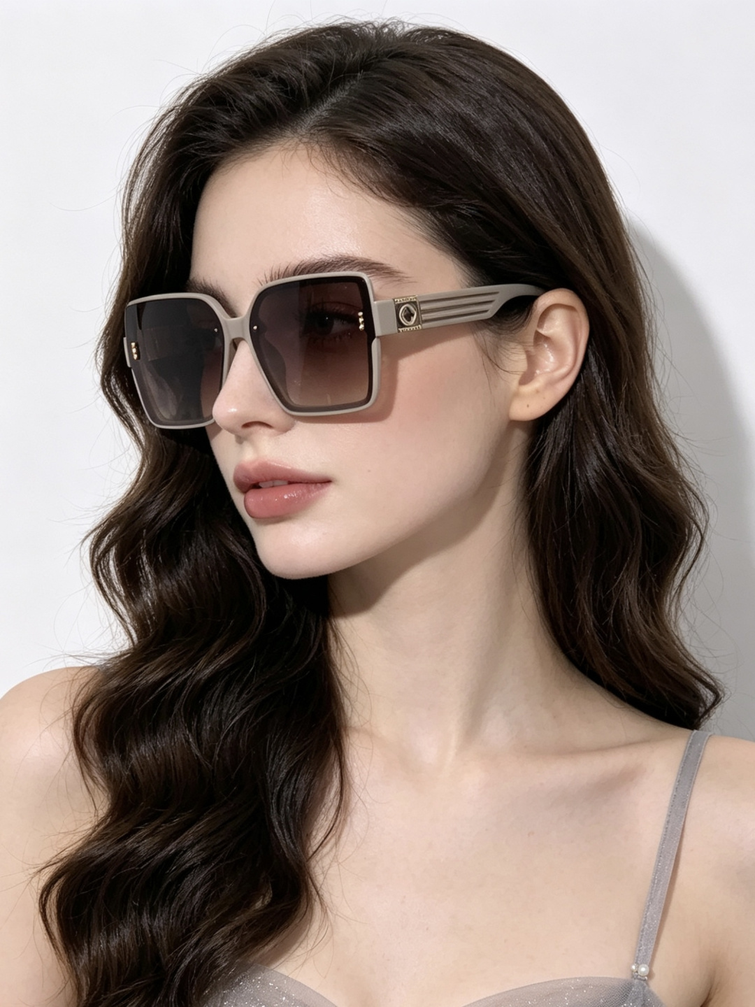 新款！新款出货！女士高清加厚偏光太阳镜🕶️ 🎉💍新款GUCCI偏光太阳镜[得意]开车驾驶镜时尚墨镜💐💐🌸