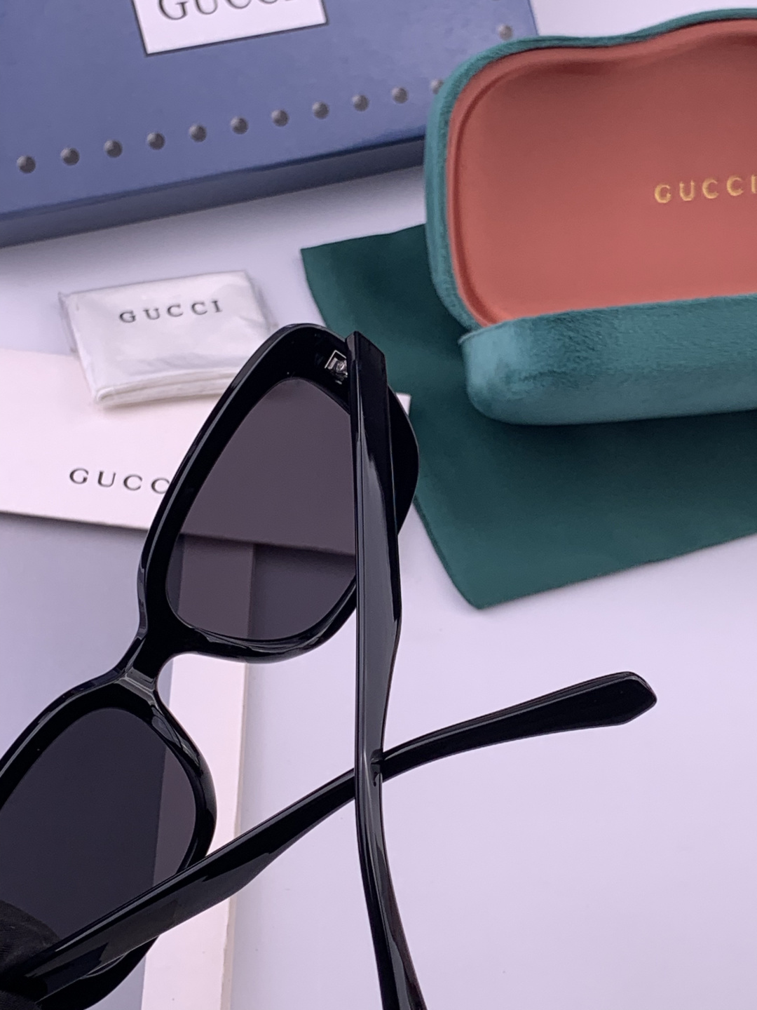 🔺 【GUCCI】开春新款 潮流爆款 时尚方框偏光太阳镜 高品质 佩戴舒适 网红潮款墨镜 型号：G590