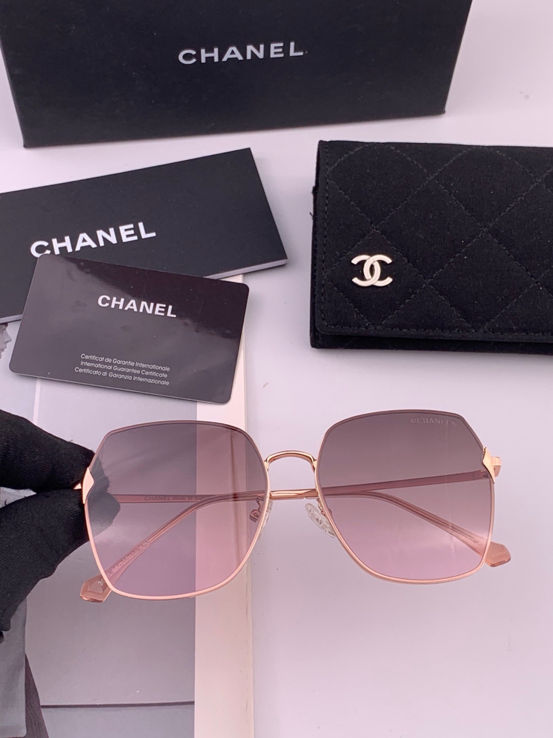 【CHANEL】香奈儿  新款尼龙偏光太眼镜，无框钻石 切边更有质感，大气女人范儿，大脸小脸都好看 ！型