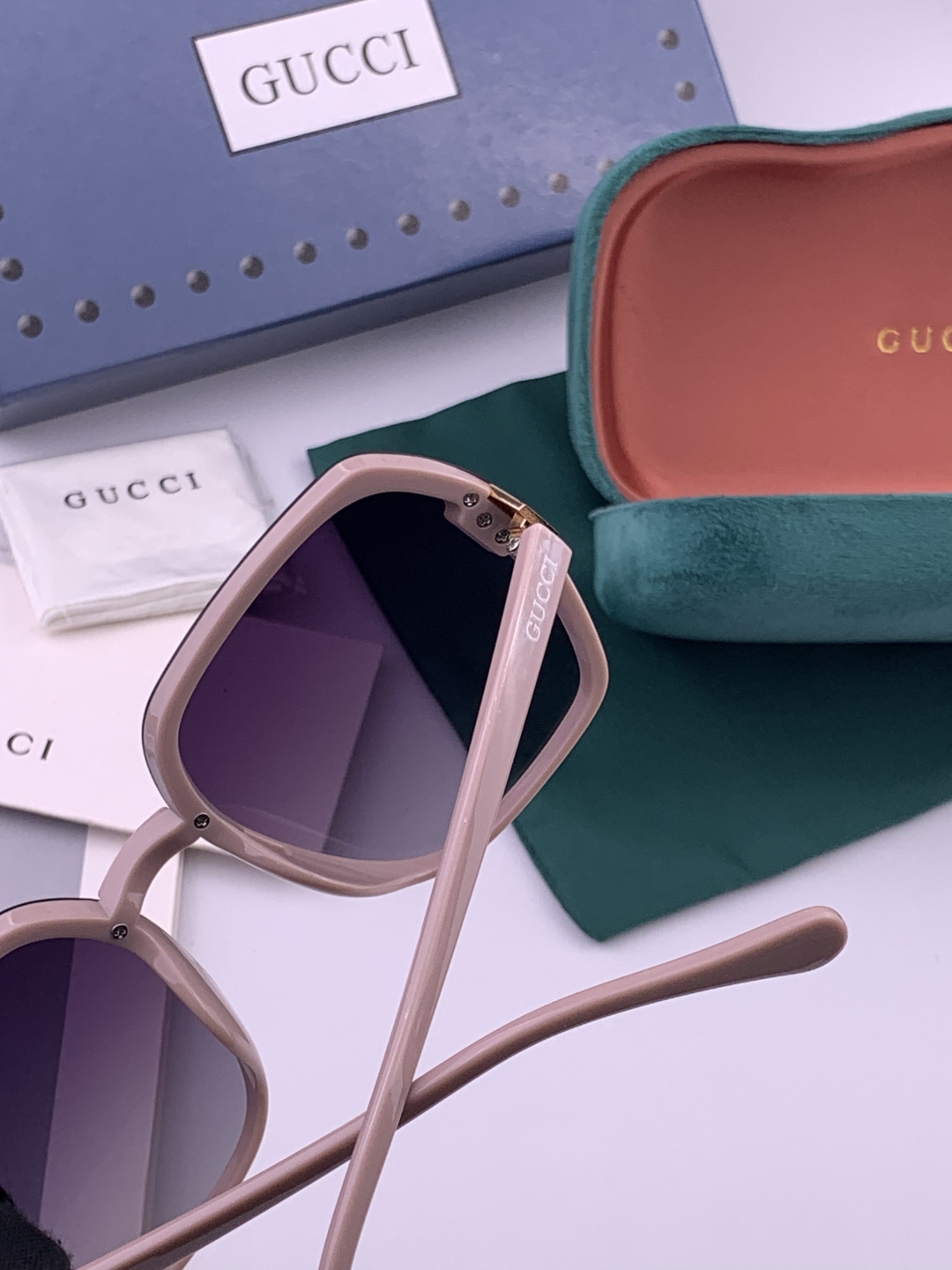 🔺 【GUCCI】开春新款 潮流爆款 时尚方框太阳镜 高品质 佩戴舒适 网红潮款墨镜 型号：G313