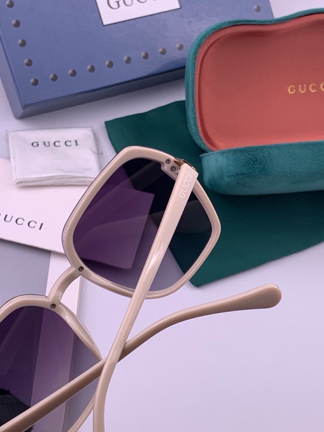🔺 【GUCCI】开春新款 潮流爆款 时尚方框太阳镜 高品质 佩戴舒适 网红潮款墨镜 型号：G313