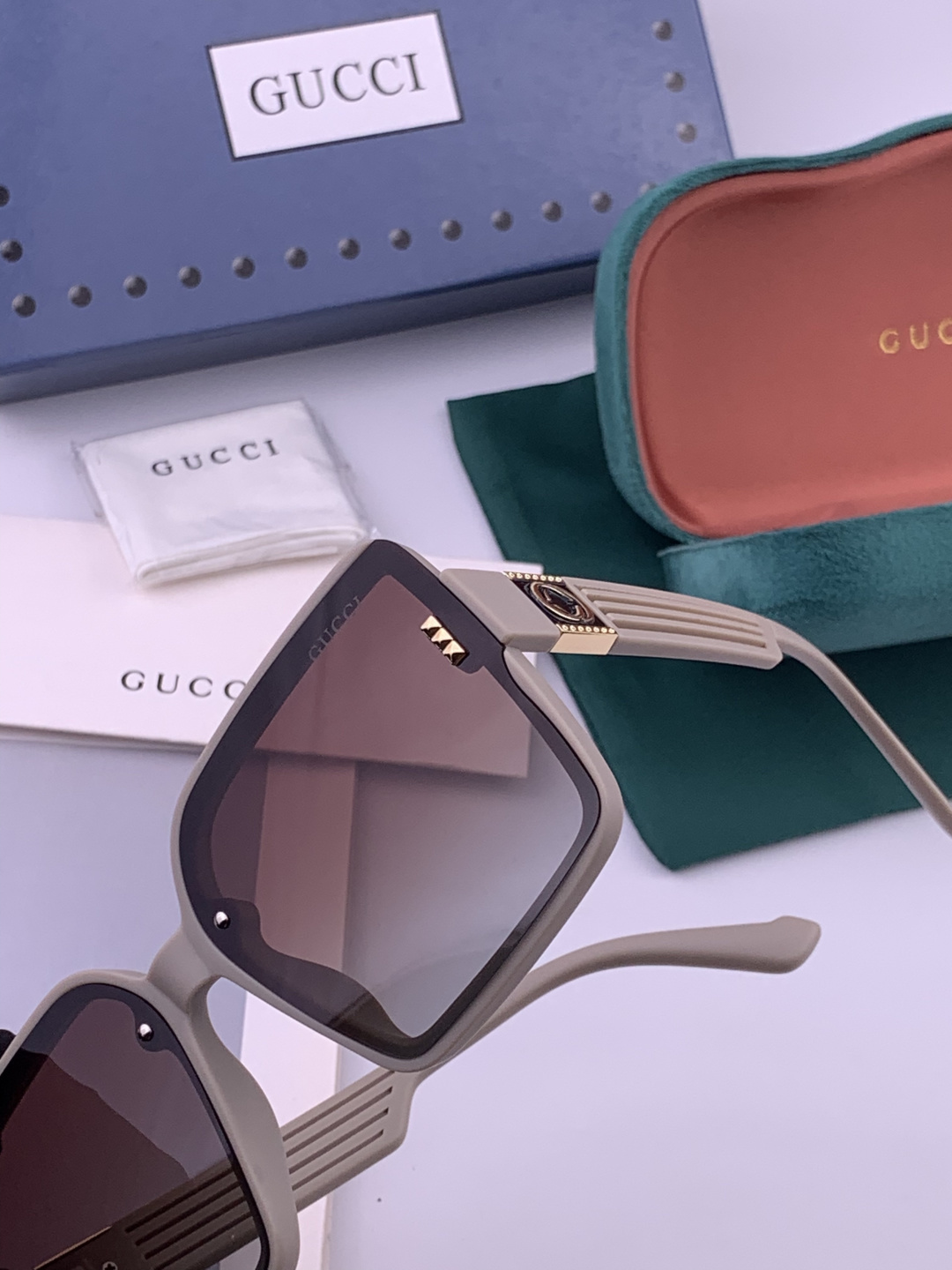 新款！新款出货！女士高清加厚偏光太阳镜🕶️ 🎉💍新款GUCCI偏光太阳镜[得意]开车驾驶镜时尚墨镜💐💐🌸