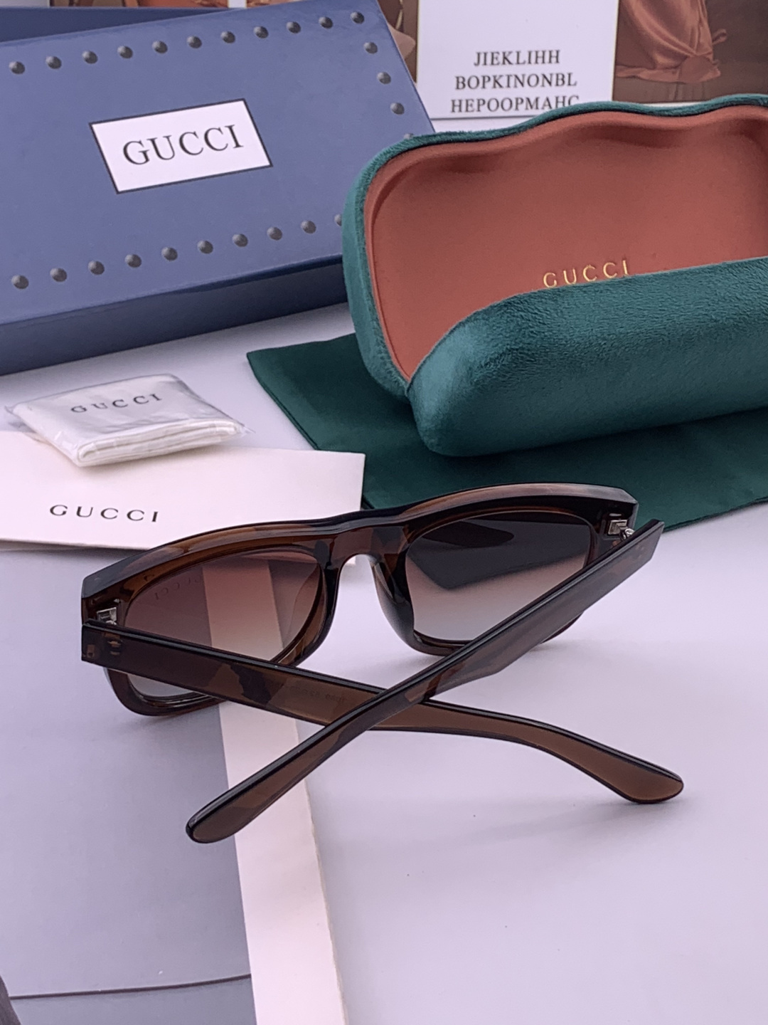 🔺 【GUCCI】开春新款 潮流爆款 时尚方框偏光太阳镜 高品质 佩戴舒适 网红潮款墨镜 型号：G910
