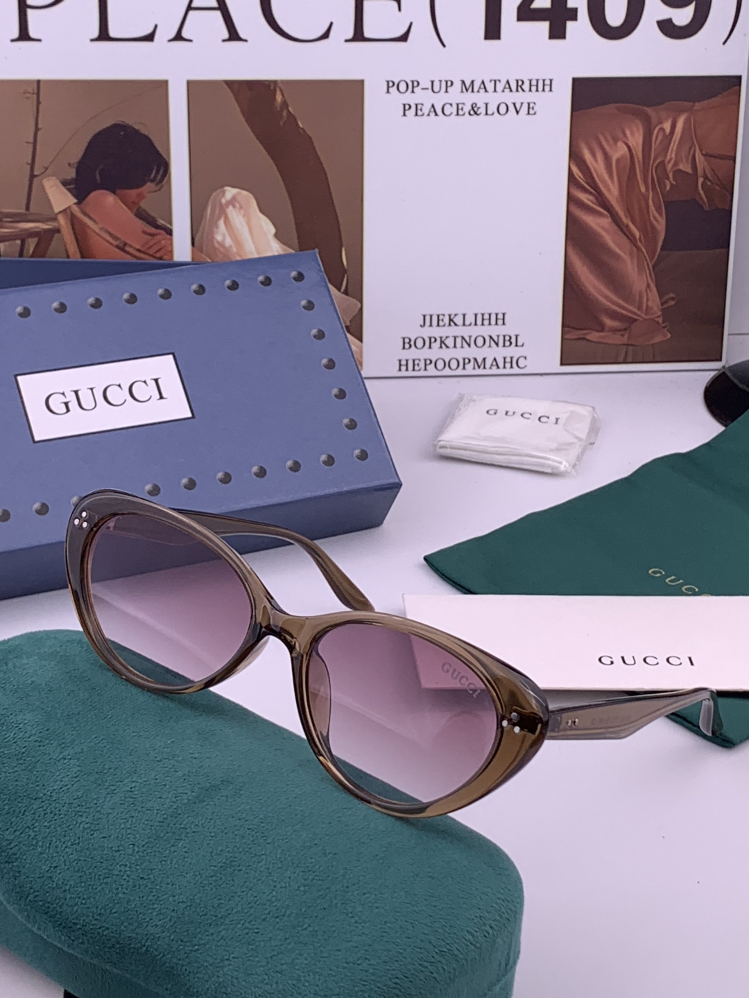 Gucci   经典的小框设计，不挑脸型，无论搭配大衣还是连衣裙都非常显气质尼龙偏光镜片预防紫外线 型号
