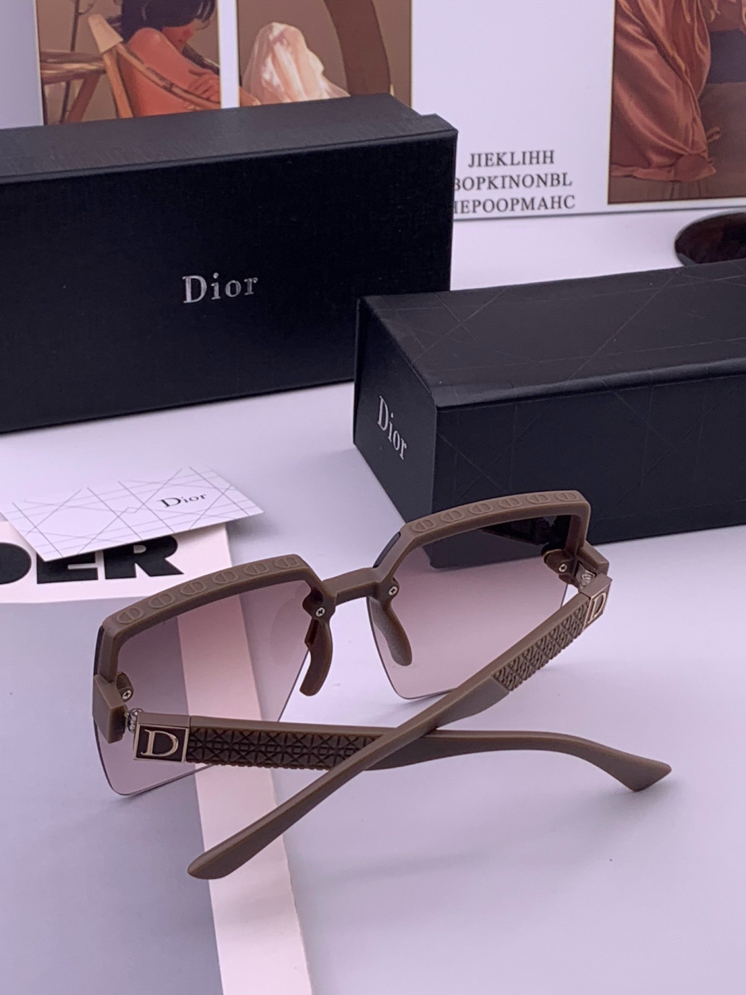 🔺 【DIOR-迪奥】开春新款 潮流爆款 时尚方框太阳镜 高品质 佩戴舒适 网红潮款墨镜 型号：D980