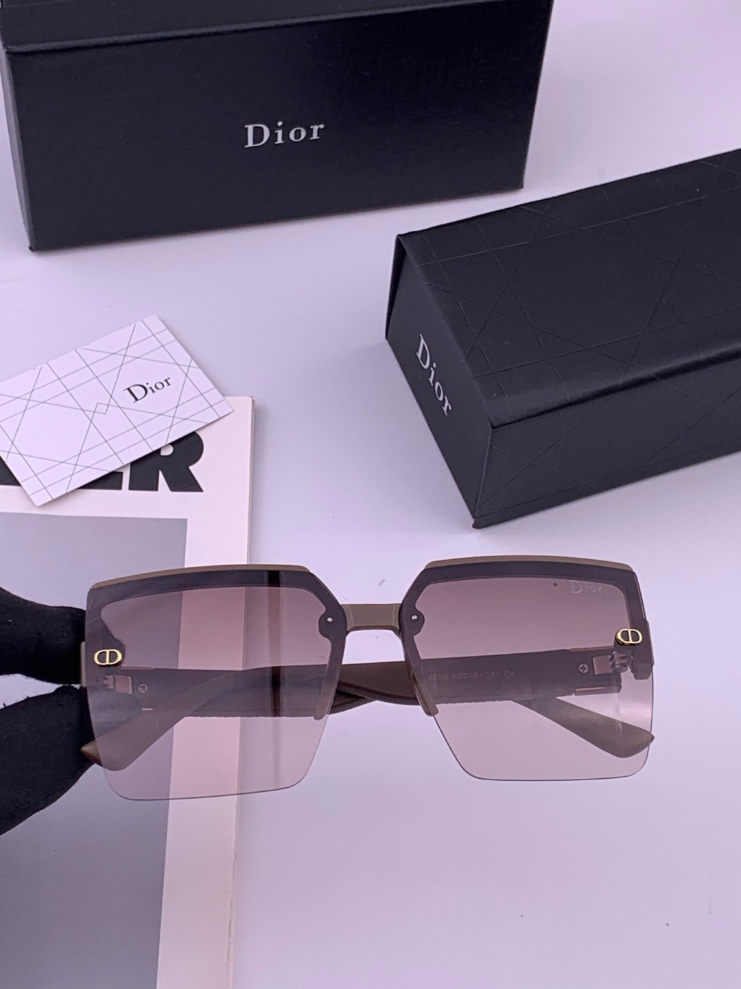 🔺 【DIOR-迪奥】开春新款 潮流爆款 时尚方框太阳镜 高品质 佩戴舒适 网红潮款墨镜 型号：D980