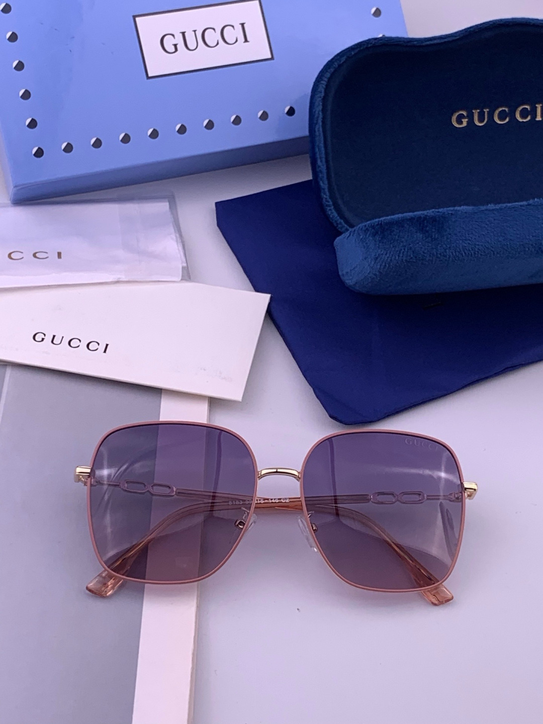 GUCCI 开春新款太阳镜 各路网红纷纷带起气场满分‼️ 俏皮甜美.上脸效果更佳.金属质感超好 型号：G