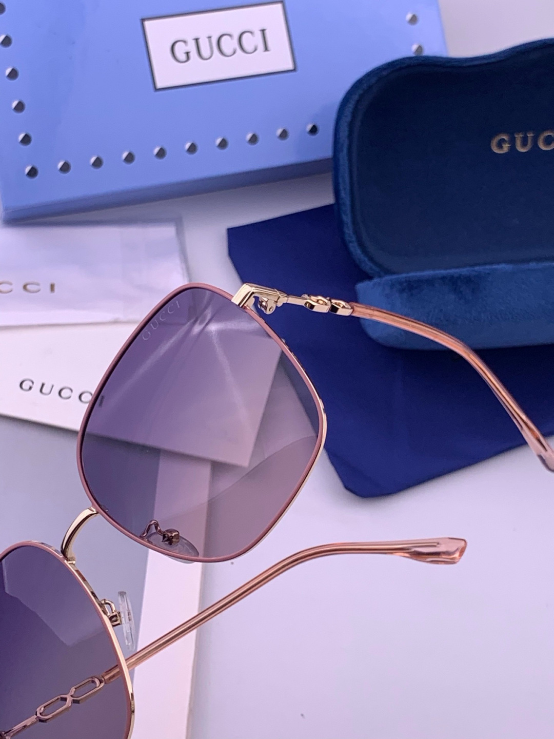 GUCCI 开春新款太阳镜 各路网红纷纷带起气场满分‼️ 俏皮甜美.上脸效果更佳.金属质感超好 型号：G