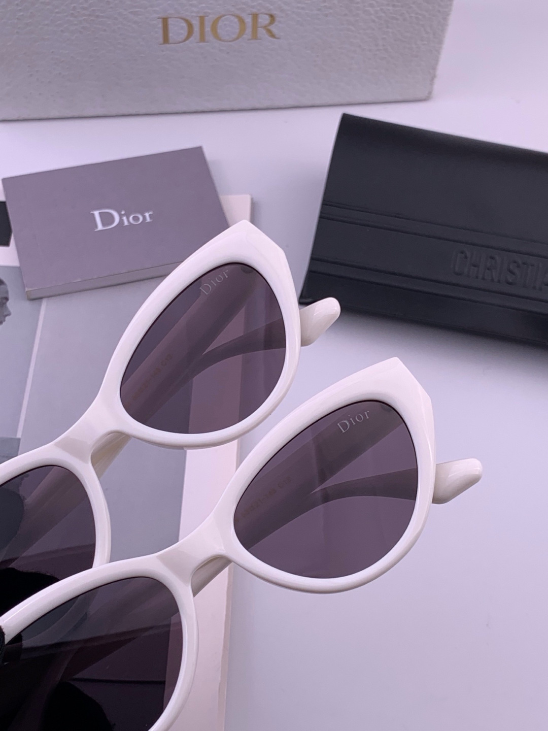 🔺 【DIOR-迪奥】开春新款 潮流爆款 时尚方框偏光太阳镜 高品质 佩戴舒适 网红潮款墨镜 型号：D4