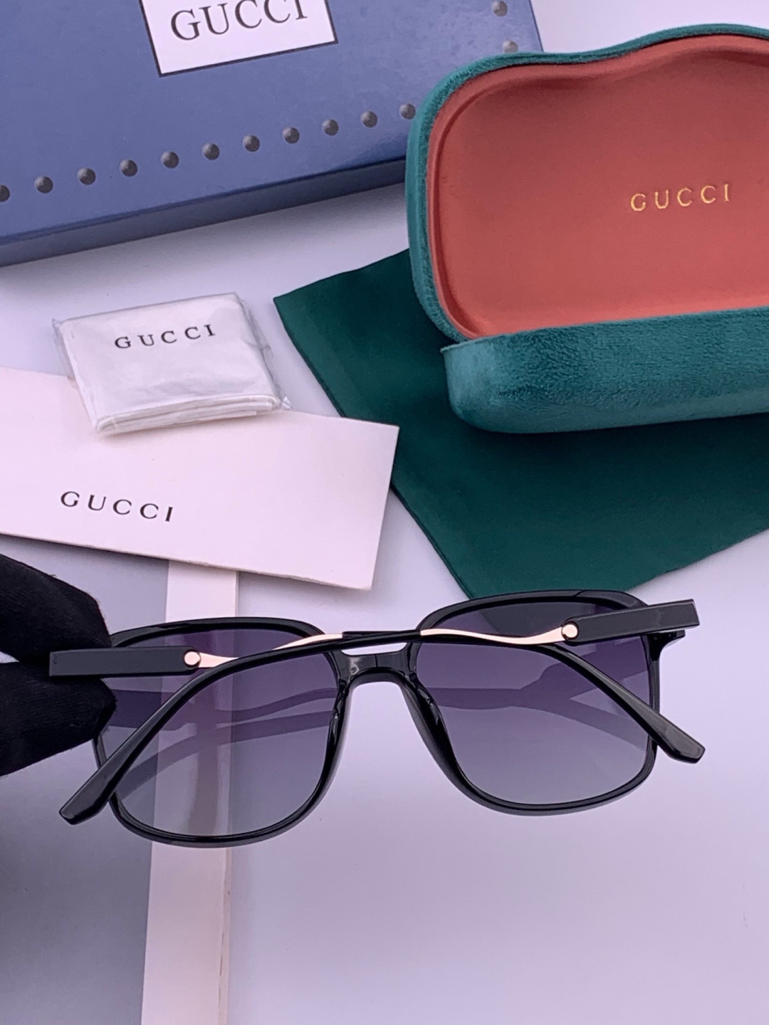 GUCCI 开春新款太阳镜 各路网红纷纷带起气场满分‼️ 俏皮甜美.上脸效果更佳.金属质感超好 型号：G