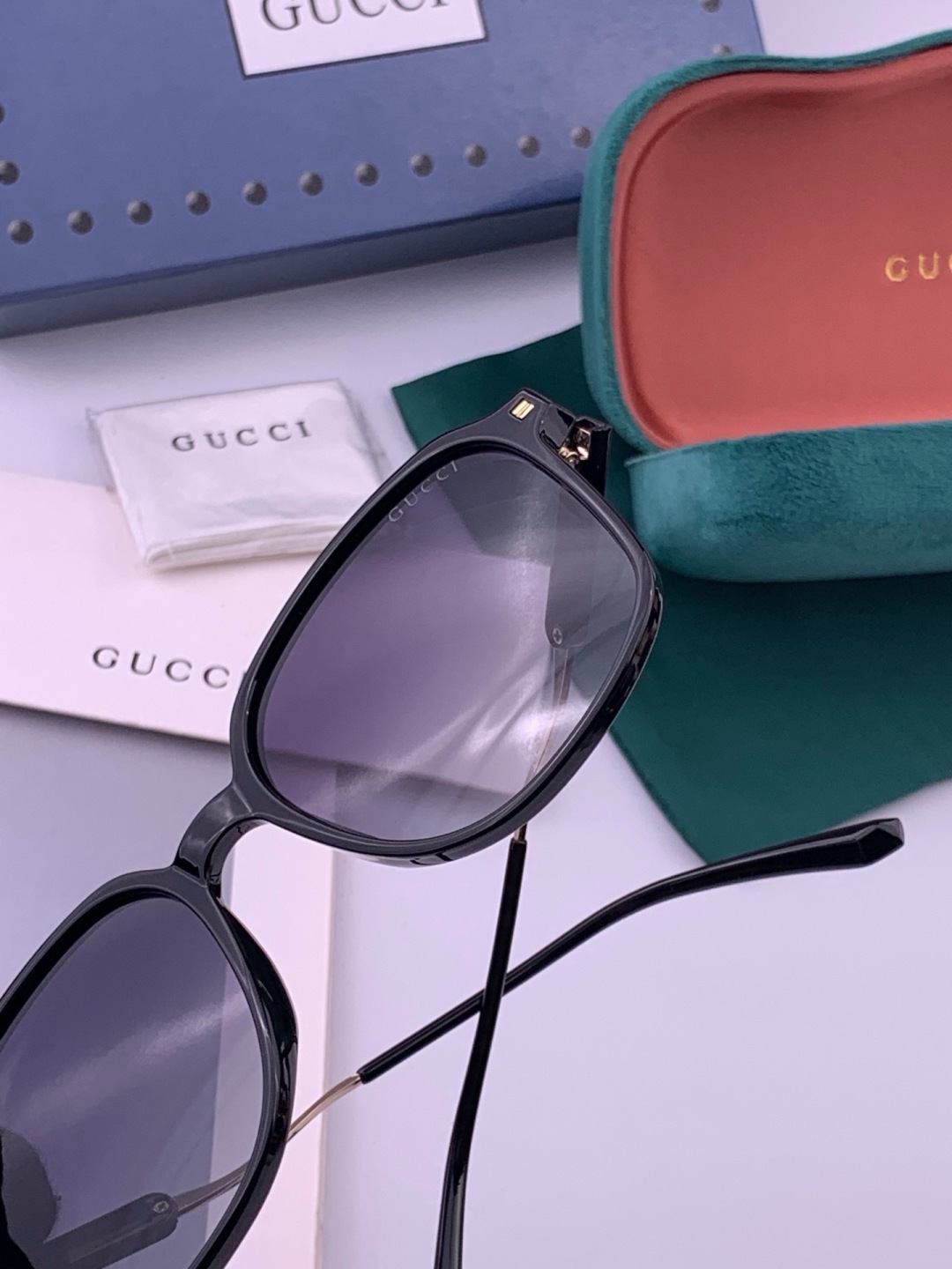 GUCCI 开春新款太阳镜 各路网红纷纷带起气场满分‼️ 俏皮甜美.上脸效果更佳.金属质感超好 型号：G