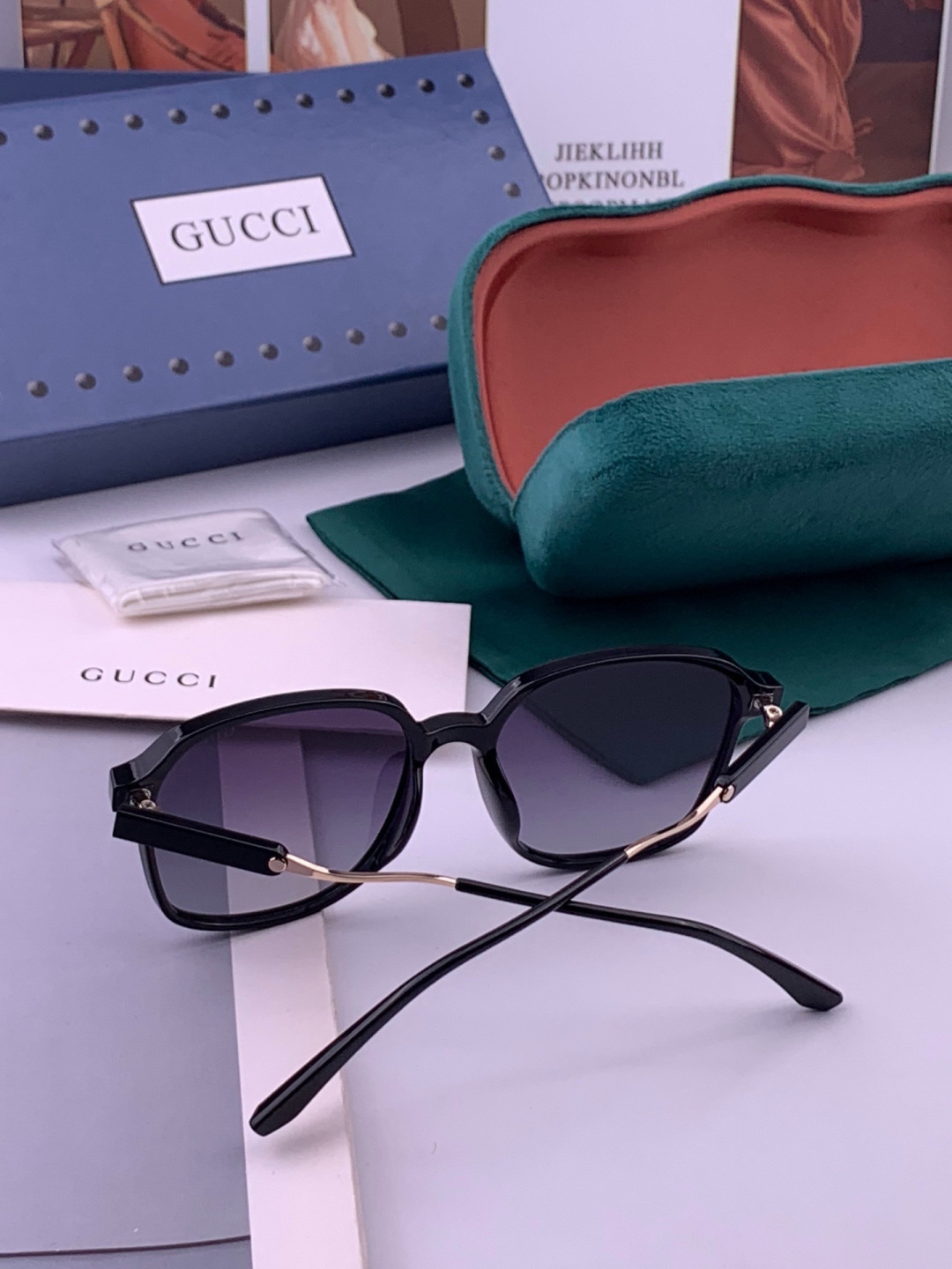 GUCCI 开春新款太阳镜 各路网红纷纷带起气场满分‼️ 俏皮甜美.上脸效果更佳.金属质感超好 型号：G