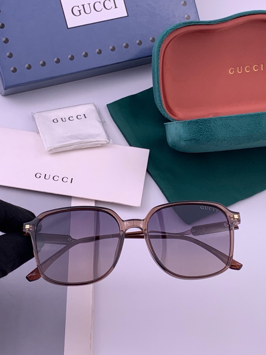 GUCCI 开春新款太阳镜 各路网红纷纷带起气场满分‼️ 俏皮甜美.上脸效果更佳.金属质感超好 型号：G