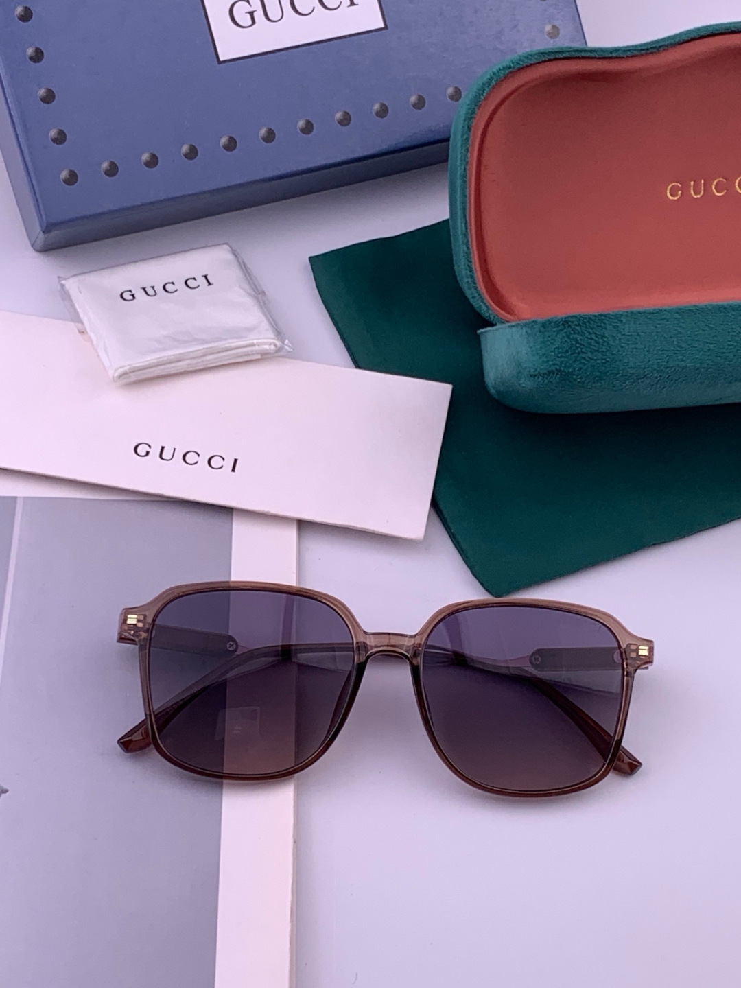 GUCCI 开春新款太阳镜 各路网红纷纷带起气场满分‼️ 俏皮甜美.上脸效果更佳.金属质感超好 型号：G