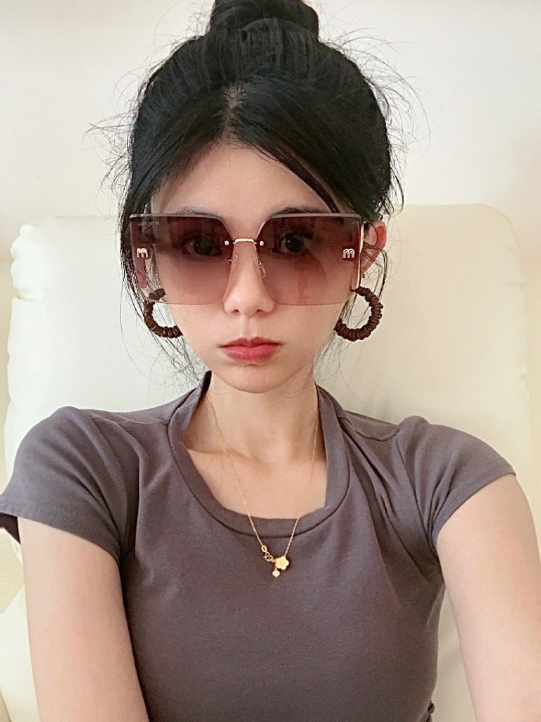 NO:897185,[Miu Miu] Spring new style, trendy hot style, fashionable square-frame sunglasses, high quality, comfortable to wear, Internet celebrity trendy sunglasses, women's high-definition sunglasses, high-quality TR frames, model MM4294 glasses, sunglasses, sunglasses, glasses19860909【缪缪】开春新款 潮流爆款 时尚方框太阳镜 高品质 佩戴舒适 网红潮款墨镜 女士高清太阳镜 高品质TR镜框 型号MM4294眼镜墨镜太阳镜,眼镜,glasses