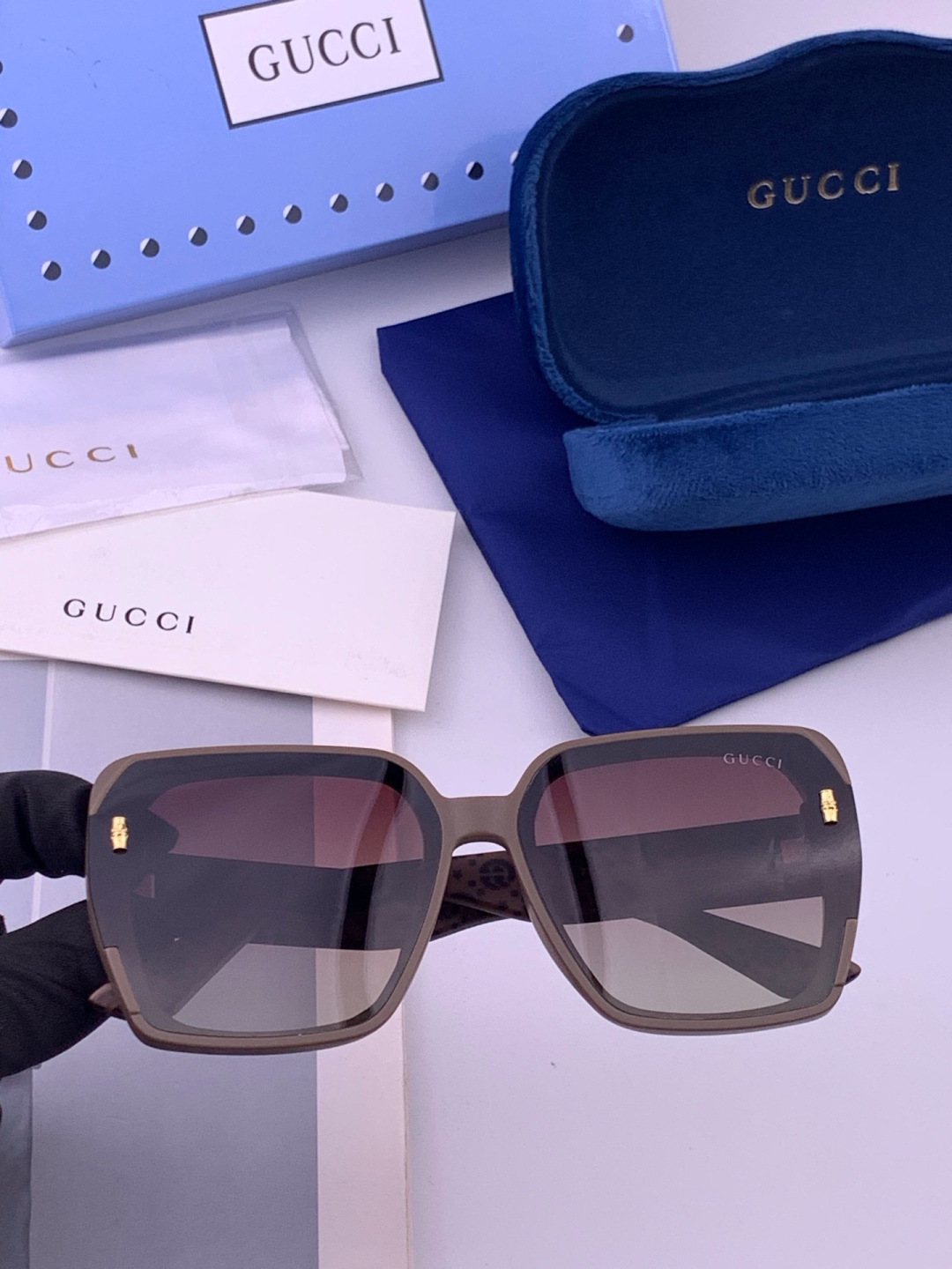 🔺 【GUCCI-尼龙偏光太阳镜】开春新款 潮流爆款 时尚方框连体偏光太阳镜 高品质 佩戴舒适 网红潮款