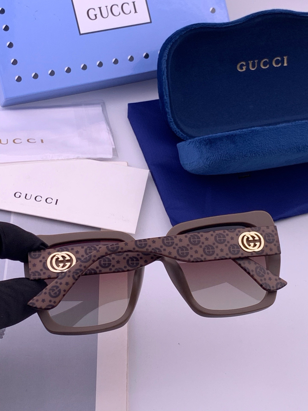 🔺 【GUCCI-尼龙偏光太阳镜】开春新款 潮流爆款 时尚方框连体偏光太阳镜 高品质 佩戴舒适 网红潮款