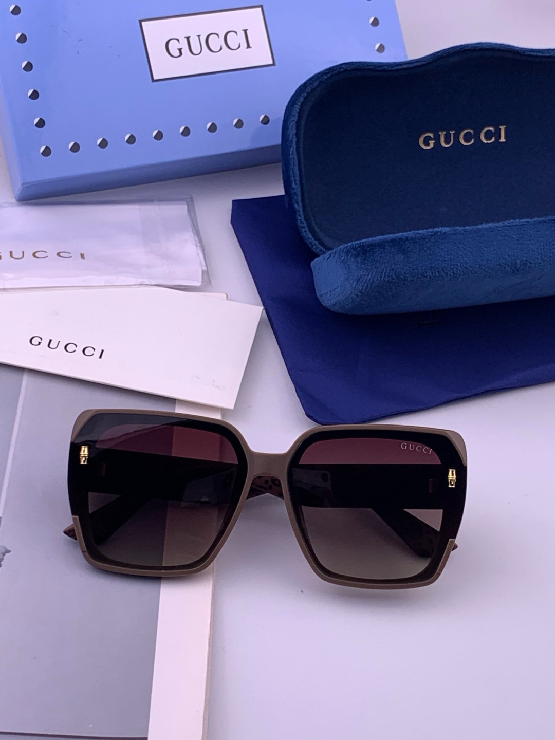 🔺 【GUCCI-尼龙偏光太阳镜】开春新款 潮流爆款 时尚方框连体偏光太阳镜 高品质 佩戴舒适 网红潮款
