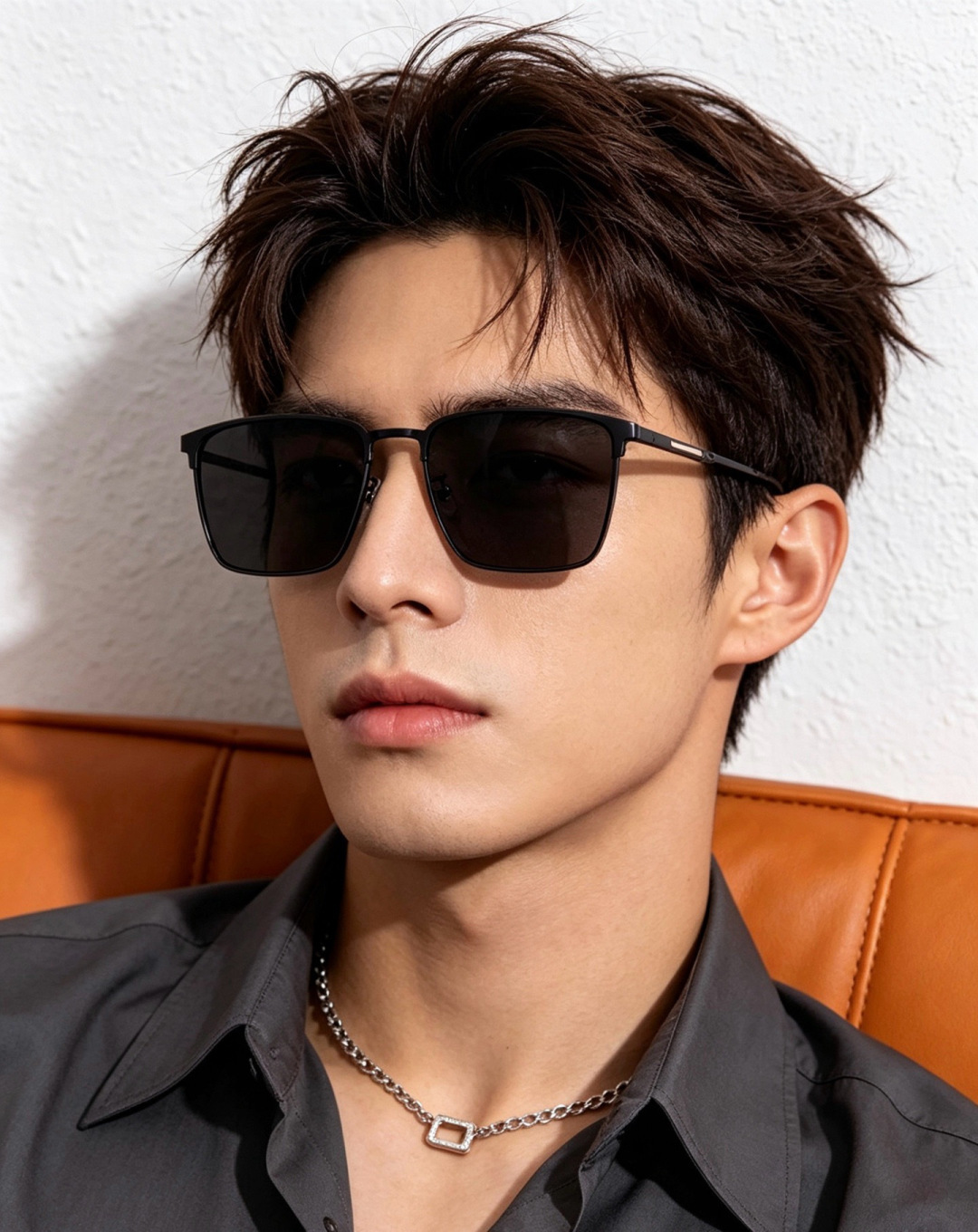 NO:897182,Prada metal polarized sunglasses have a classic square frame design that does not matter the shape of your face. They look very elegant whether worn with a coat or a dress. They prevent ultraviolet rays. Model model glasses, sunglasses, sunglasses, glasses, prada, skirts19860909普拉达 金属偏光太阳镜墨镜经典的方框设计,不挑脸型,无论搭配大衣还是连衣裙都非常显气质 预防紫外线 型号型号眼镜墨镜太阳镜,眼镜,prada,skirts,glasses